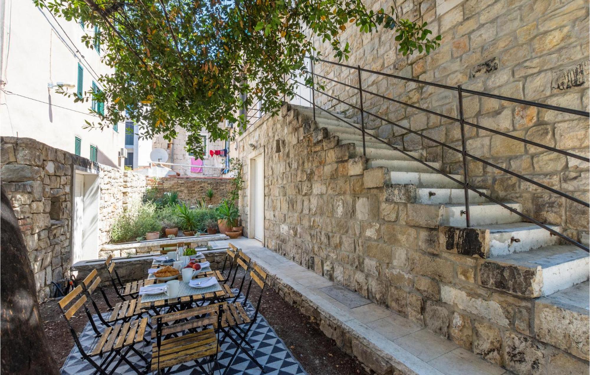 Stunning Home In Split With Outdoor Swimming Pool Exterior foto
